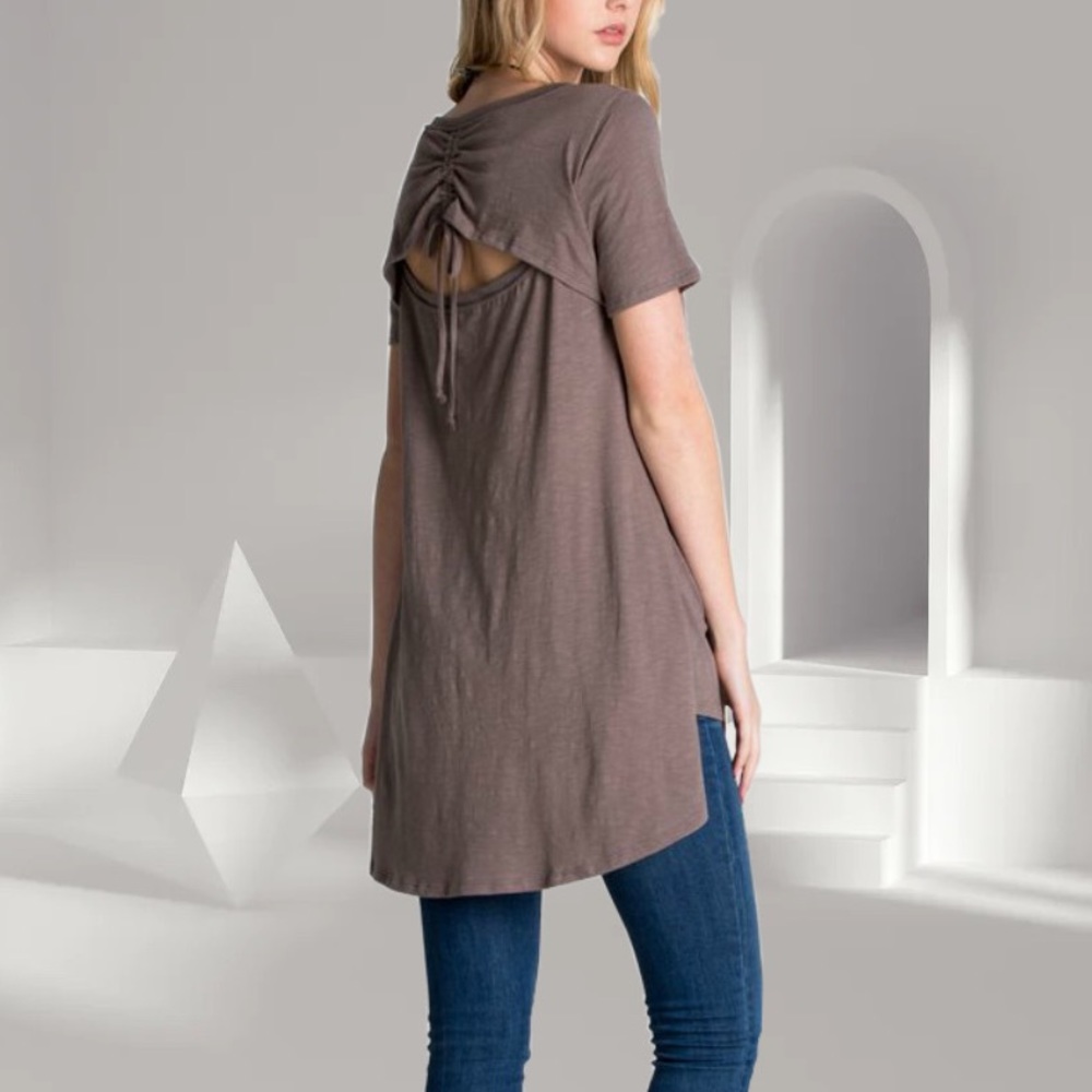 🎉HP🎉 Ruched Open Back Tunic Top
